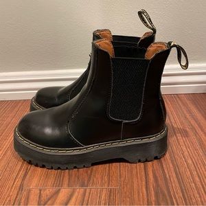 Doc Marten Chelsea platform 2976